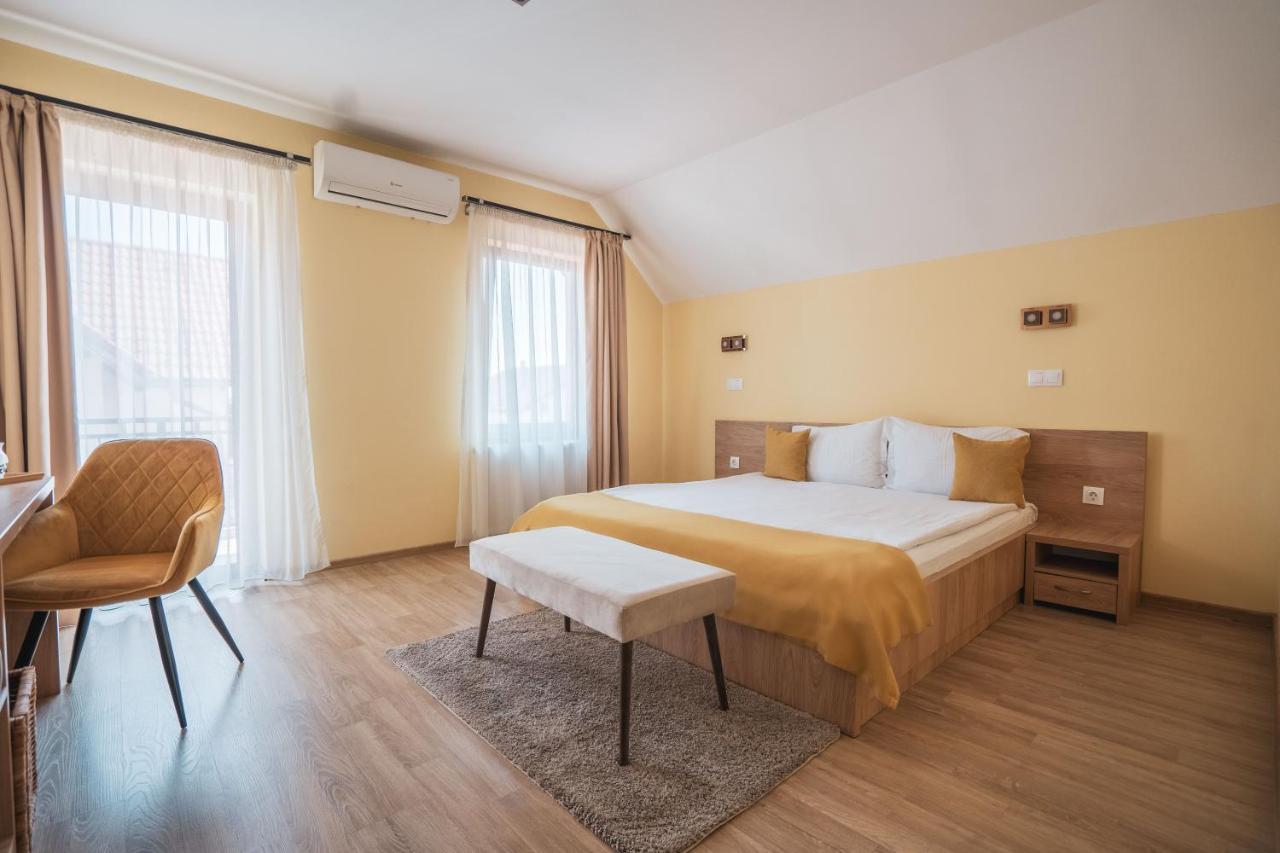 Roots Villa Redwood Brasov Exterior photo