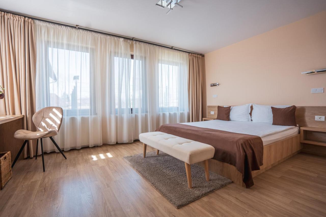 Roots Villa Redwood Brasov Exterior photo